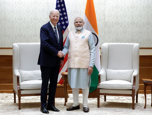 Thủ tướng Ấn Độ gặp song phương Tổng thống Mỹ - Ảnh 2.