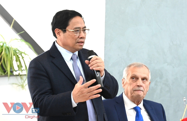 Thủ tướng Phạm Minh Chính thăm Phòng Thương mại và Công nghiệp tỉnh Prahova- Ảnh 2.