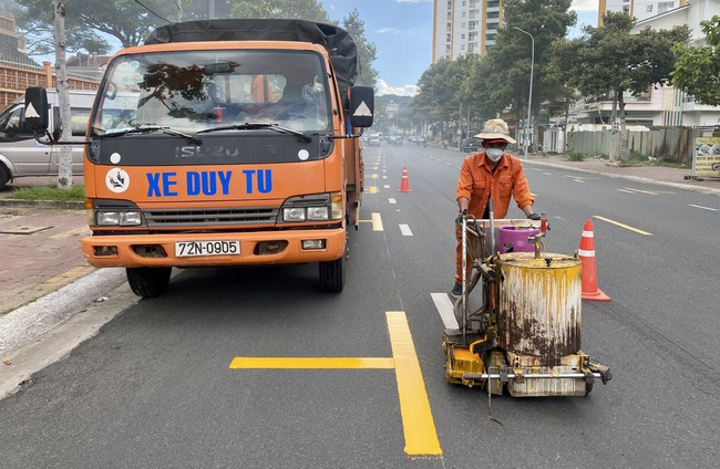 Thu phí vỉa hè, lòng đường ở TP.Vũng Tàu còn nhiều phát sinh- Ảnh 1.