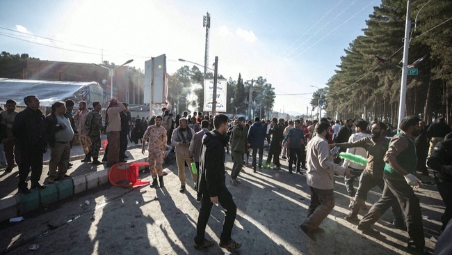 Iran tuyên bố quốc tang, cảnh báo đáp trả vụ tấn công khủng bố khiến gần 300 người thương vong- Ảnh 2.