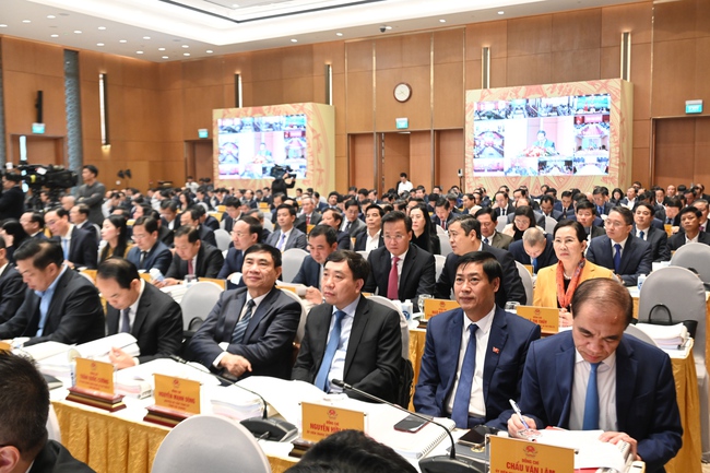 Hội nghị tổng kết công tác năm 2023, triển khai nhiệm vụ năm 2024 của Chính phủ và chính quyền địa phương- Ảnh 9.
