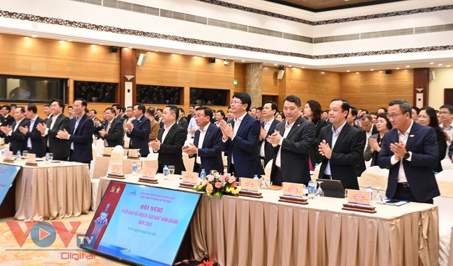 Thủ tướng dự Hội nghị Triển khai kế hoạch sản xuất, kinh doanh năm 2024 của Tổng công ty Đường sắt Việt Nam- Ảnh 10.