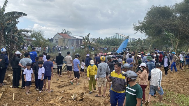 Hiện trường vụ máy bay rơi tại thị xã Điện Bàn, tỉnh Quảng Nam- Ảnh 3.