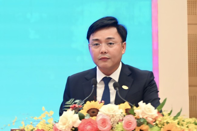 Thủ tướng dự Hội nghị Triển khai kế hoạch sản xuất, kinh doanh năm 2024 của Tổng công ty Đường sắt Việt Nam- Ảnh 2.