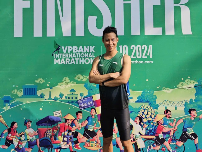 Runner bị ung thư máu phá kỉ lục cá nhân full marathon tại VPIM 2024- Ảnh 1.