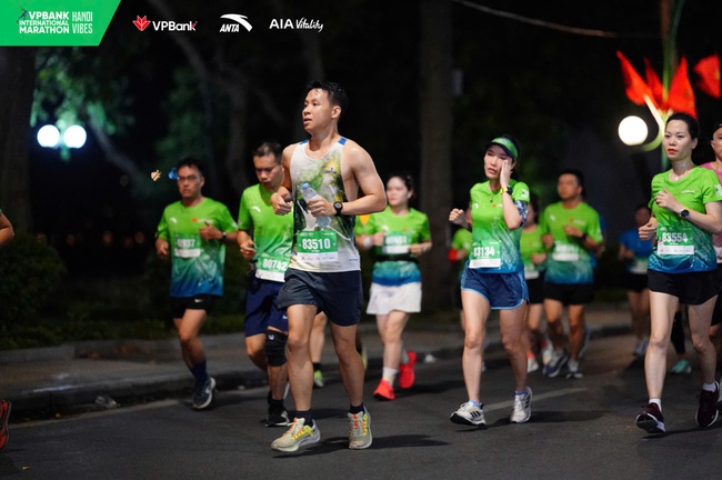 Runner bị ung thư máu phá kỉ lục cá nhân full marathon tại VPIM 2024- Ảnh 2.