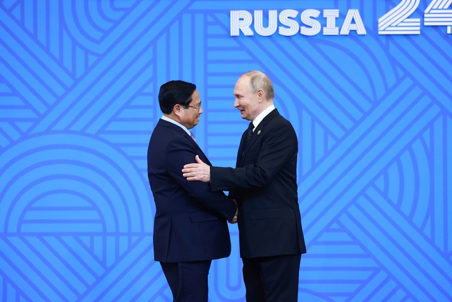 Tổng thống Nga Vladimir Putin chủ trì lễ đón và chiêu đãi trọng thể lãnh đạo các nước, tổ chức quốc thế tham dự Hội nghị BRICS và BRICS+- Ảnh 2.