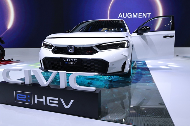 Những mẫu xe "xanh" đổ bộ VIETNAM MOTOR SHOW 2024- Ảnh 4.