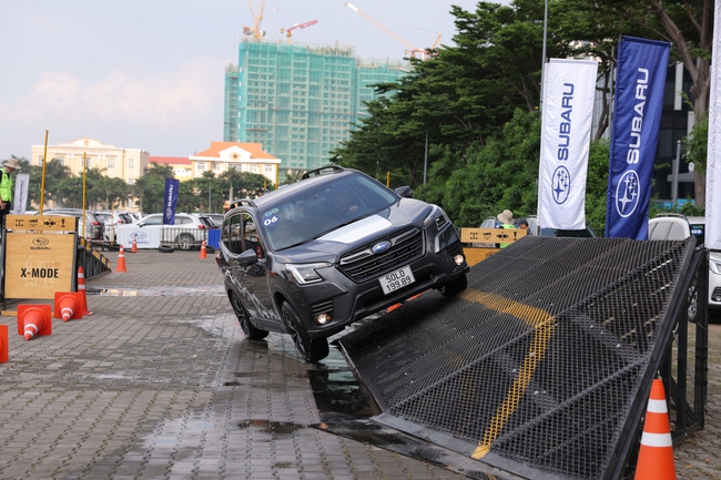 Vietnam Motor Show 2024 chinh phục giới mê xe với loạt màn trình diễn ấn tượng- Ảnh 3.