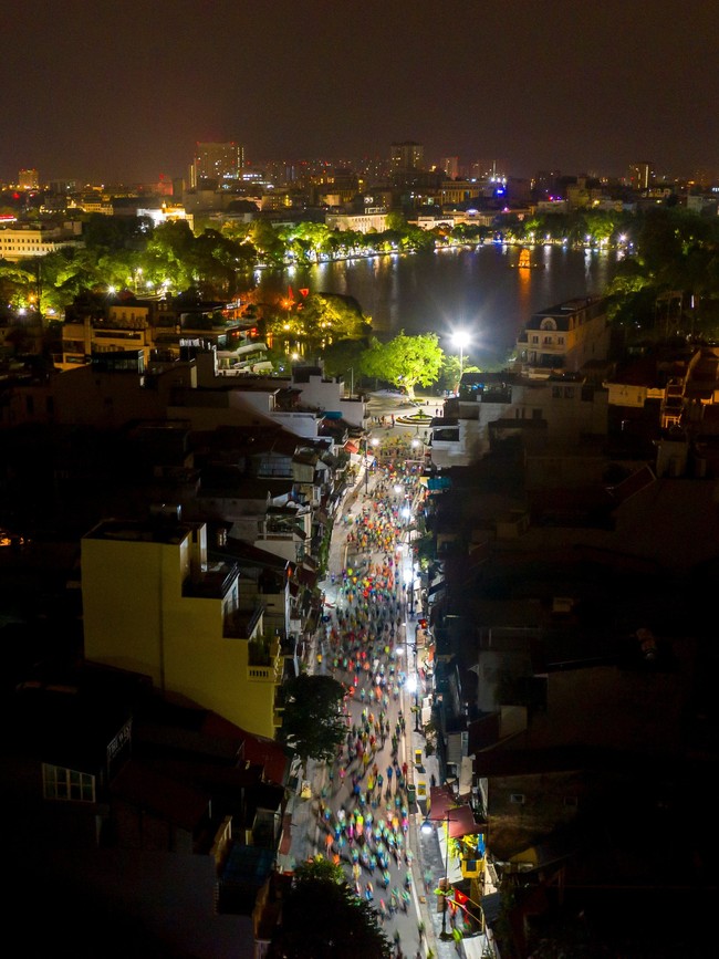 Standard Chartered Marathon Di sản Hà Nội 2024 sẵn sàng đón 18.000 VĐV- Ảnh 2.