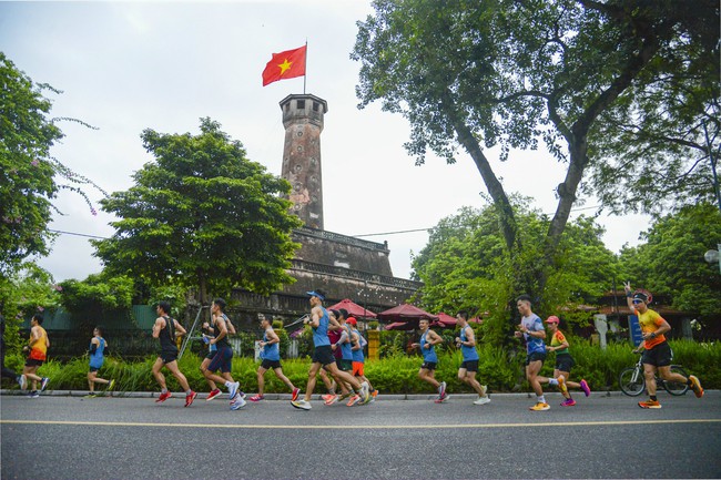 Standard Chartered Marathon Di sản Hà Nội 2024 sẵn sàng đón 18.000 VĐV- Ảnh 1.