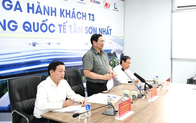 Thủ tướng Phạm Minh Chính kiểm tra thi công Dự án Nhà ga T3, Cảng Hàng không Tân Sơn Nhất- Ảnh 2.