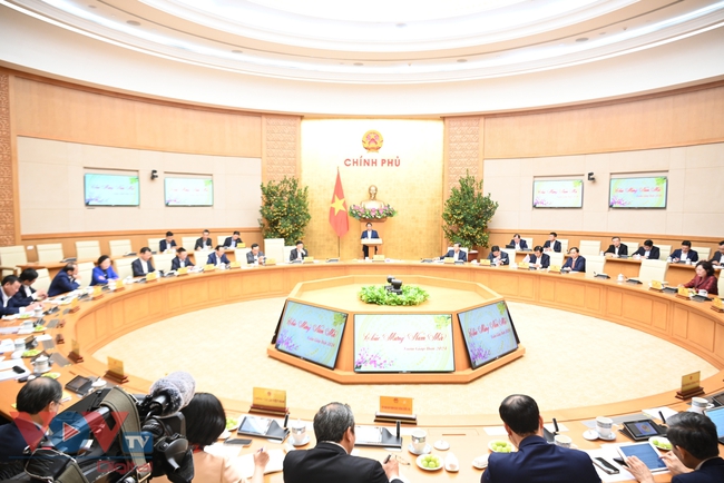Thủ tướng chủ trì họp Thường trực Chính phủ đánh giá tình hình Tết Nguyên đán Giáp Thìn 2024 và triển khai nhiệm vụ sau Tết- Ảnh 1.