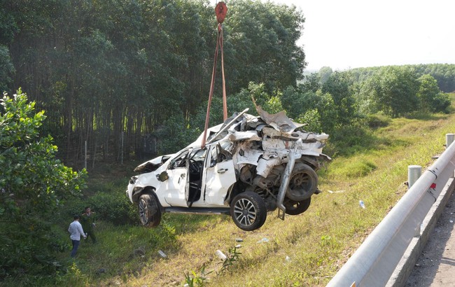 Khởi tố lái xe vượt ẩu gây tai nạn liên hoàn trên cao tốc Cam Lộ - La Sơn- Ảnh 2.