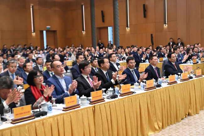 Thủ tướng chủ trì Hội nghị phát triển thị trường chứng khoán- Ảnh 2.