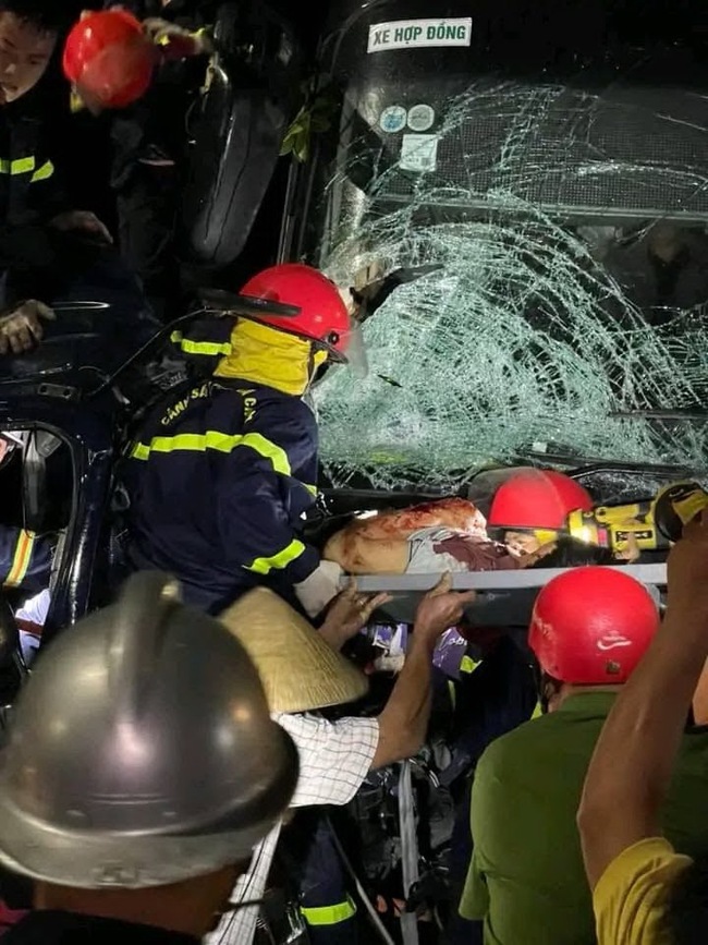 Phú Yên liên tiếp xảy ra 2 vụ tai nạn giao thông, 2 người chết, 6 người bị thương- Ảnh 3.