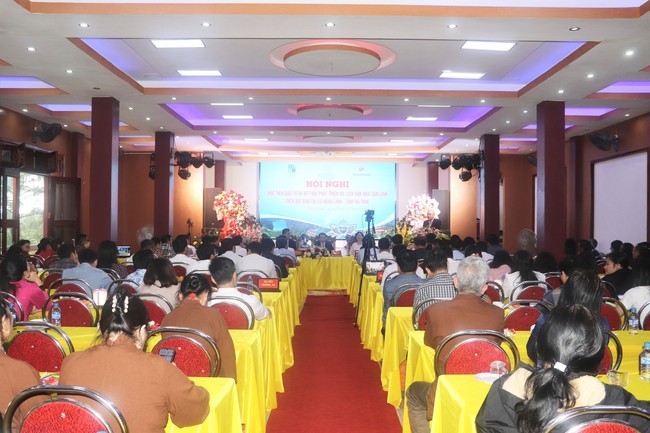 Hội nghị Xúc tiến đầu tư du lịch văn hóa tâm linh năm 2024 trên địa bàn thị xã Hồng Lĩnh- Ảnh 1.