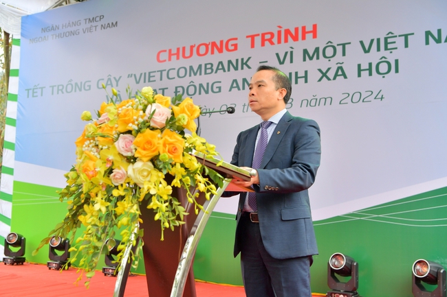 Vietcombank tổ chức Chương trình Về nguồn, Tết trồng cây 'Vietcombank - vì một Việt Nam xanh' và hoạt động ASXH tại tỉnh Tuyên Quang- Ảnh 7.