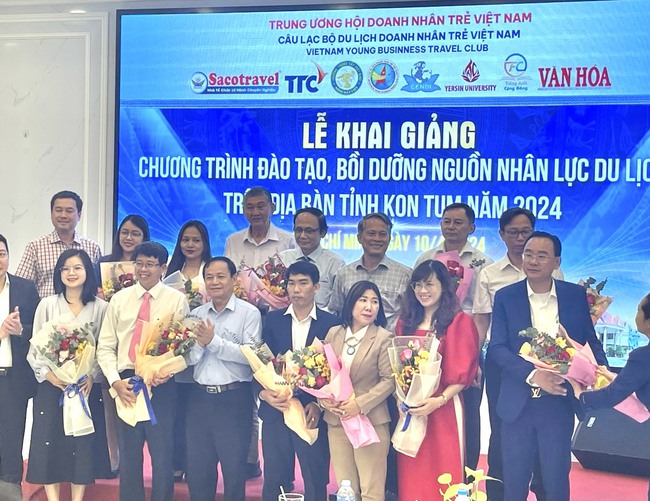 Đào tạo nhân lực du lịch cho hai huyện của tỉnh Kon Tum- Ảnh 2.