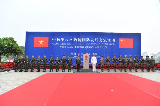Giao lưu hữu nghị quốc phòng biên giới Việt Nam -Trung Quốc: Đoàn Việt Nam sang tỉnh Vân Nam- Ảnh 4.