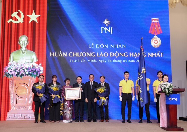 PNJ nhận Huận chương Lao động hạng Nhất- Ảnh 1.