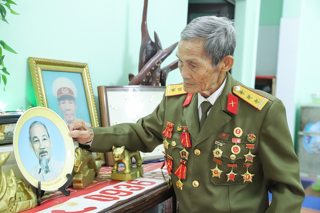 “Chiều mùng bảy tháng năm” trong ký ức cựu chiến binh Điện Biên Phủ- Ảnh 3.