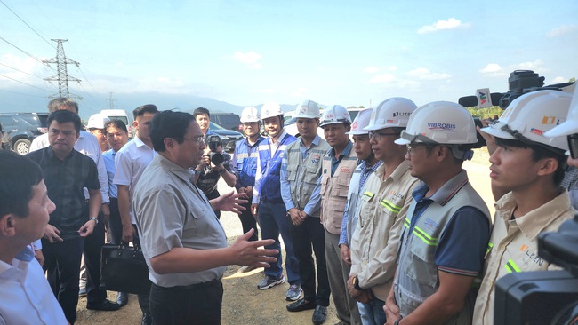 Thủ tướng kiểm tra dự án giao thông trọng điểm trên địa bàn tỉnh Khánh Hòa, Phú Yên, Bình Định- Ảnh 3.