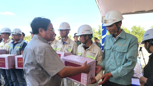 Thủ tướng kiểm tra dự án giao thông trọng điểm trên địa bàn tỉnh Khánh Hòa, Phú Yên, Bình Định- Ảnh 4.