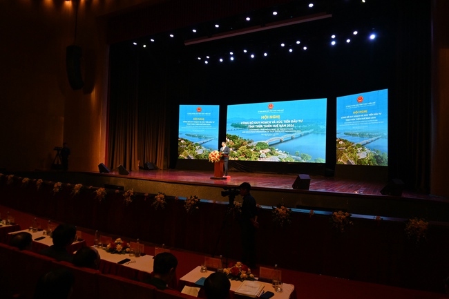 Thủ tướng Phạm Minh Chính dự Hội nghị công bố quy hoạch và xúc tiến đầu tư Thừa Thiên Huế- Ảnh 1.