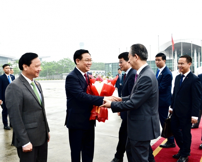 Chủ tịch Quốc hội Vương Đình Huệ lên đường thăm chính thức nước CHND Trung Hoa- Ảnh 3.