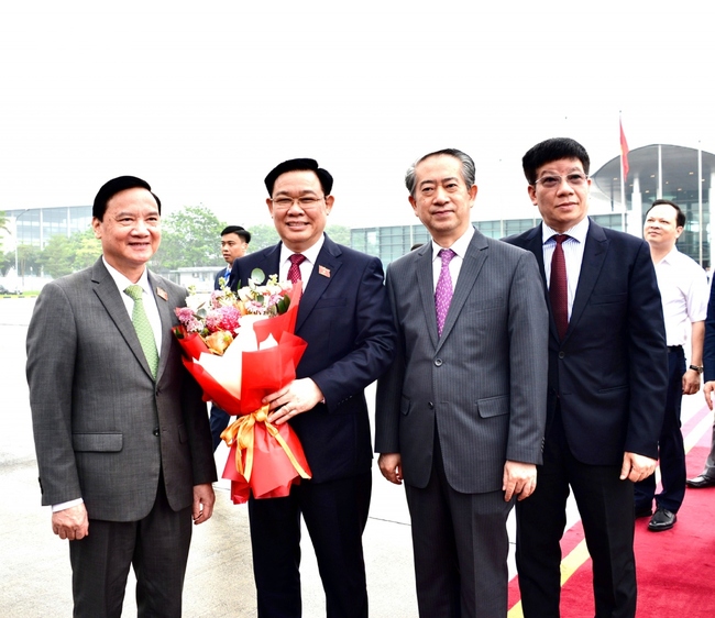 Chủ tịch Quốc hội Vương Đình Huệ lên đường thăm chính thức nước CHND Trung Hoa- Ảnh 2.