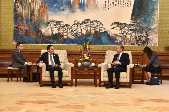 Phó Thủ tướng Chính phủ Trần Lưu Quang hội kiến với Ủy viên Bộ Chính trị, Bộ trưởng Bộ Ngoại giao Trung Quốc Vương Nghị- Ảnh 2.