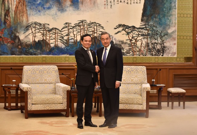 Phó Thủ tướng Chính phủ Trần Lưu Quang hội kiến với Ủy viên Bộ Chính trị, Bộ trưởng Bộ Ngoại giao Trung Quốc Vương Nghị- Ảnh 1.