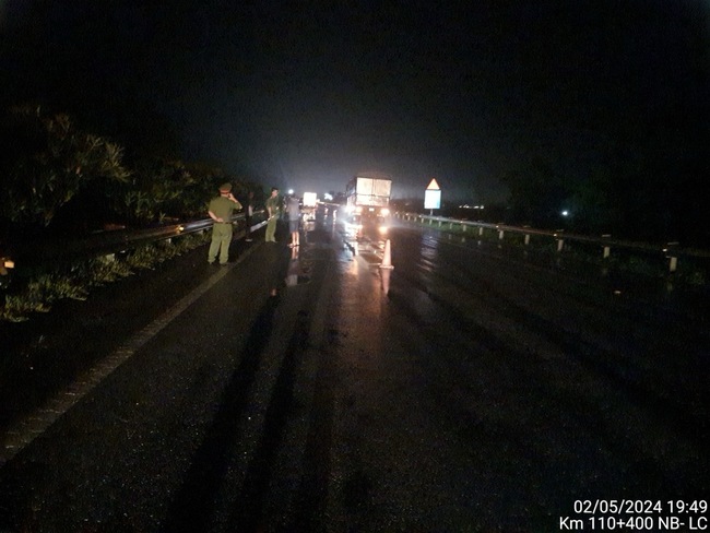 Tai nạn trên cao tốc Nội Bài - Lào Cai làm 1 người tử vong- Ảnh 1.