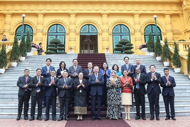 Chủ tịch nước Tô Lâm tiếp Đại sứ các nước ASEAN đến chào và chúc mừng- Ảnh 4.