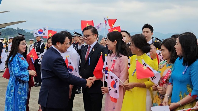 Lễ đón chính thức Thủ tướng Phạm Minh Chính và Phu nhân thăm Hàn Quốc- Ảnh 7.