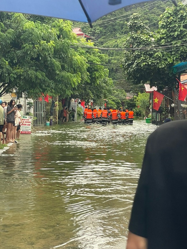 Mưa lớn kéo dài, nhiều nơi ở Lạng Sơn ngập sâu, sạt lở- Ảnh 3.