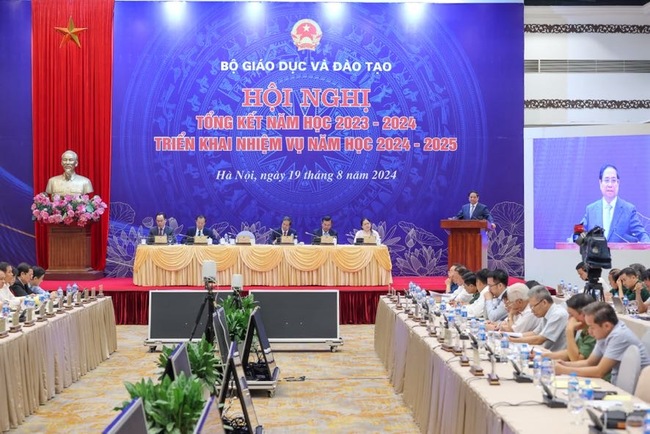 Thủ tướng Phạm Minh Chính dự Hội nghị Tổng kết năm học 2023-2024, triển khai nhiệm vụ năm học 2024-2025- Ảnh 1.