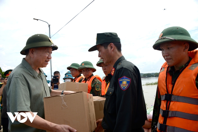 Tổng Bí thư, Chủ tịch nước Tô Lâm thăm, động viên và chỉ đạo công tác khắc phục bão số 3 tại Tuyên Quang- Ảnh 5.