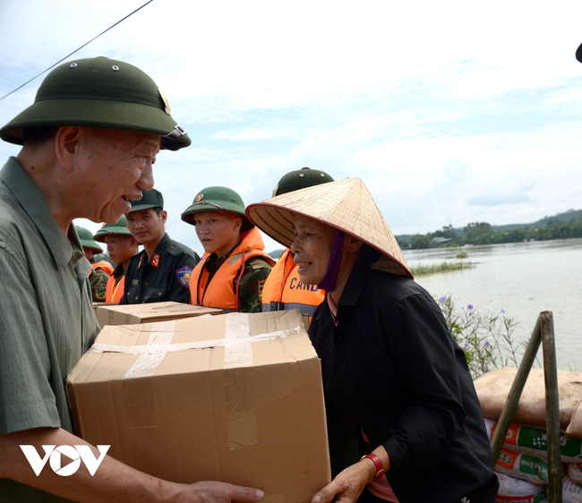 Tổng Bí thư, Chủ tịch nước Tô Lâm thăm, động viên và chỉ đạo công tác khắc phục bão số 3 tại Tuyên Quang- Ảnh 6.