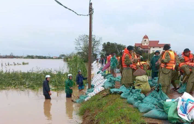 Thái Bình: Huy động hàng nghìn lượt người tham gia hộ đê, đảm bảo an toàn cho tuyến đê bối xung yếu- Ảnh 3.