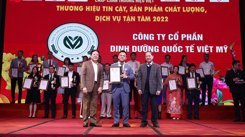 Công ty CP Dinh dưỡng Quốc tế Việt Mỹ đạt Top 10 thương hiệu tin cậy, sản phẩm chất lượng 2022