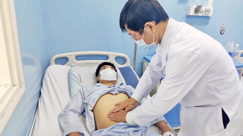 Nam sinh viên suýt mất mạng vì vỡ u thận