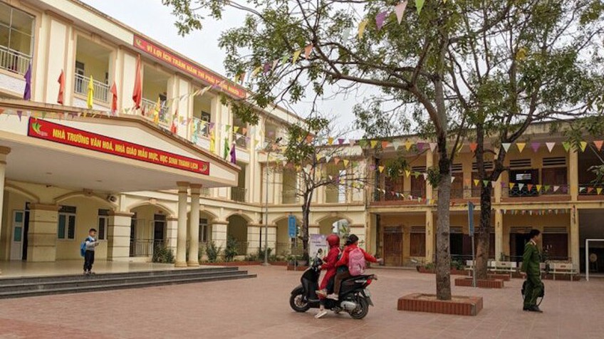 Hiệu trưởng ở Hà Nội đấm nữ giáo viên tím mắt