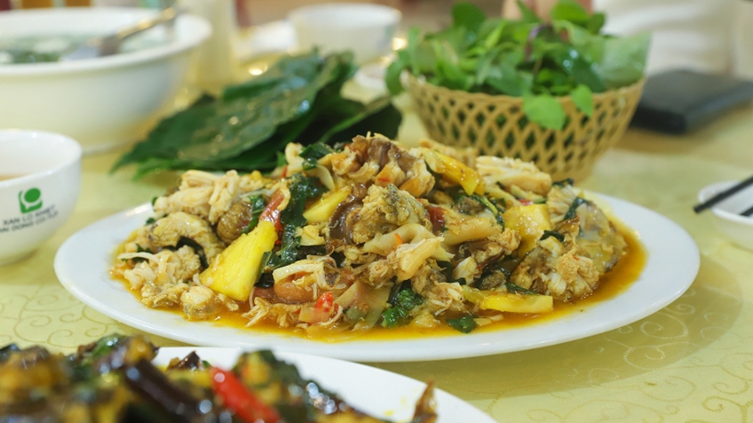 Độc lạ món ăn “10 chân 4 mắt” ở Quảng Ninh