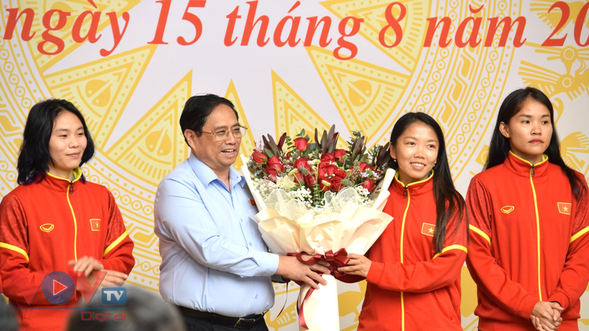 Thủ tướng gặp mặt Đội tuyển bóng đá nữ quốc gia Việt Nam