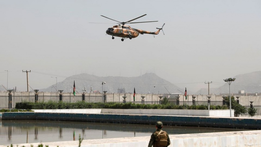 Tổng thống Afghanistan chạy khỏi đất nước với 4 ô tô và 1 trực thăng chất đầy tiền