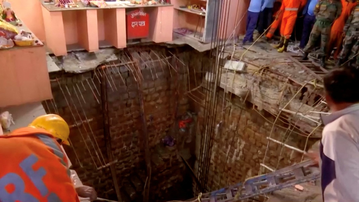 Sập giếng cổ tại một đền thờ ở Ấn Độ, 35 người thiệt mạng