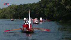 Lễ hội Đếm thiên nga trên sông Thames của Hoàng gia Anh quay trở lại