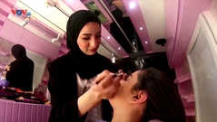 Palestine: Độc đáo “tiệm làm đẹp” trên xe van